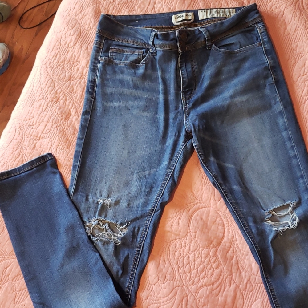 Indigo Rein Distressed Anklet Jean, Size 11